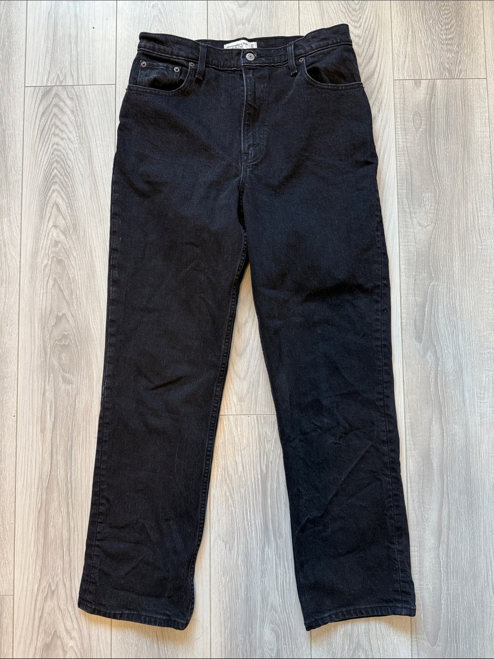 Abercrombie & Fitch Ultra High Rise 90s Straight Jean